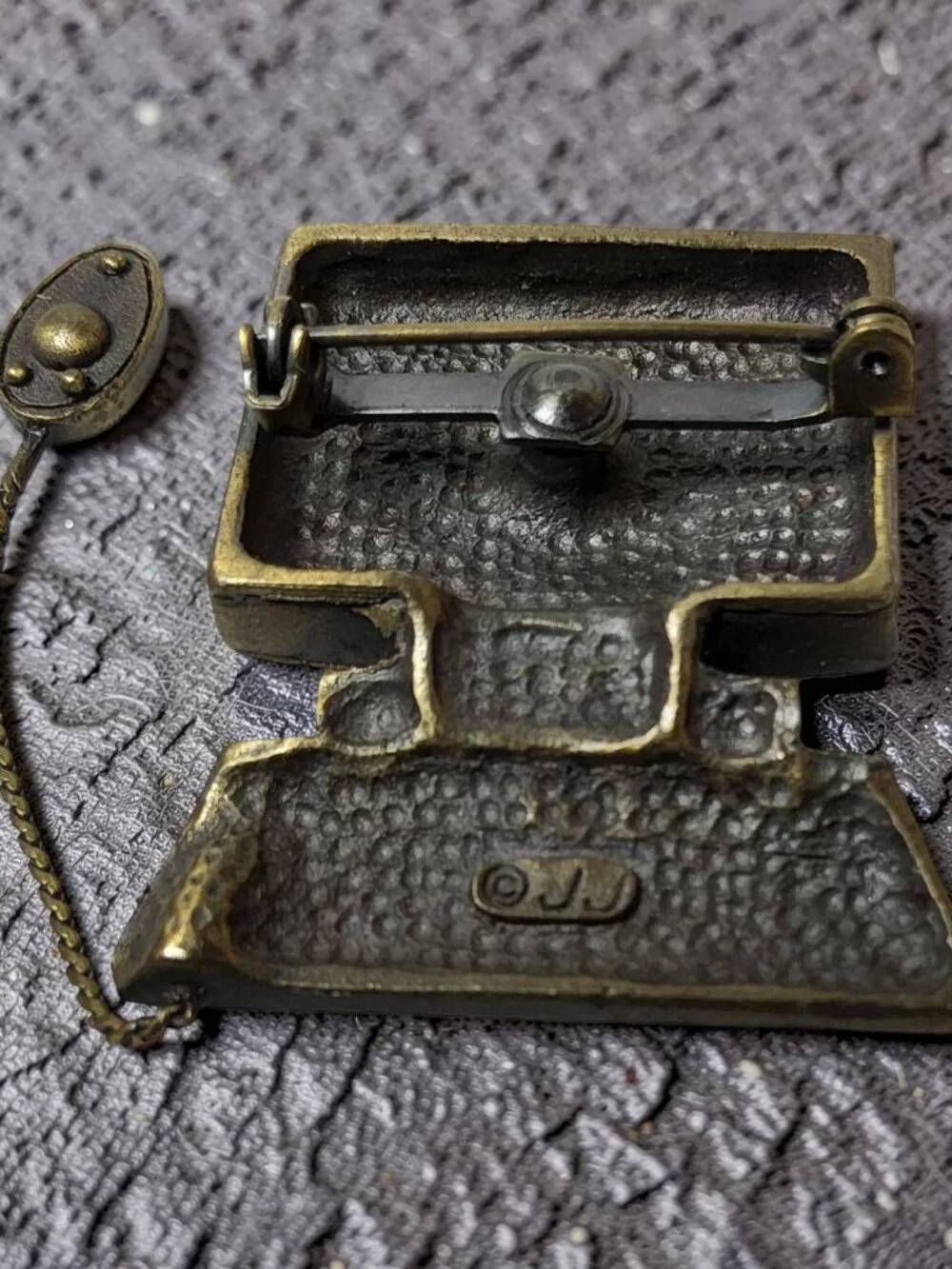 vintage jj jonette iridescent pewter computer with mouse brooch